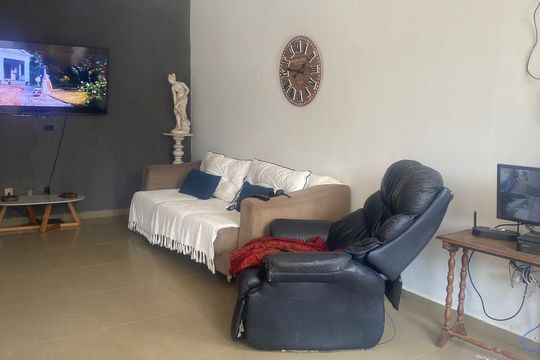 Sala de casa para alugar com 5 quartos, 360m² em Jardim Mar e Ceu, Guarujá
