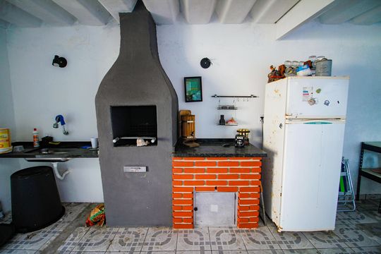 Churrasqueira de casa para alugar com 5 quartos, 624m² em Balneario Flórida, Praia Grande