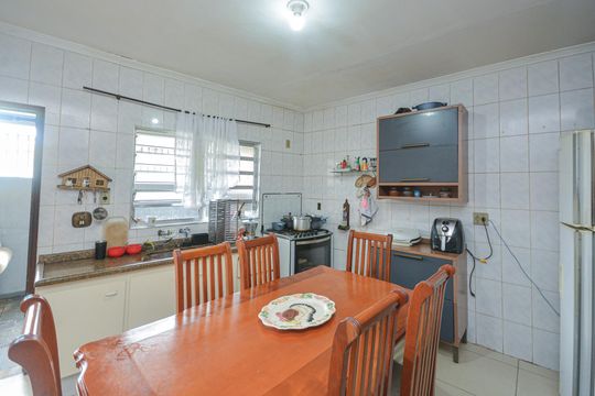 Cozinha de casa para alugar com 4 quartos, 220m² em Veleiros, São Paulo