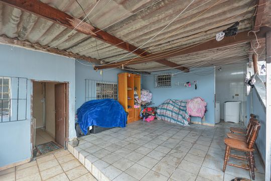 Sacada de casa para alugar com 4 quartos, 220m² em Veleiros, São Paulo