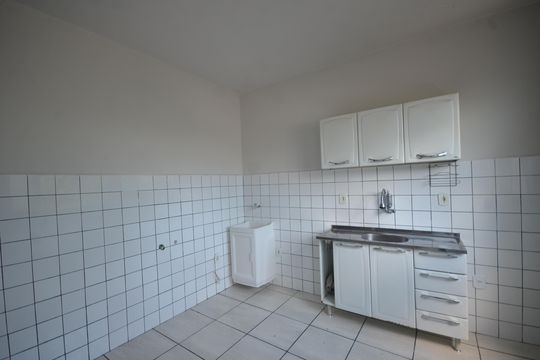 Cozinha e Área de Serviço de casa de condomínio para alugar com 3 quartos, 140m² em Bento Ribeiro, Rio de Janeiro