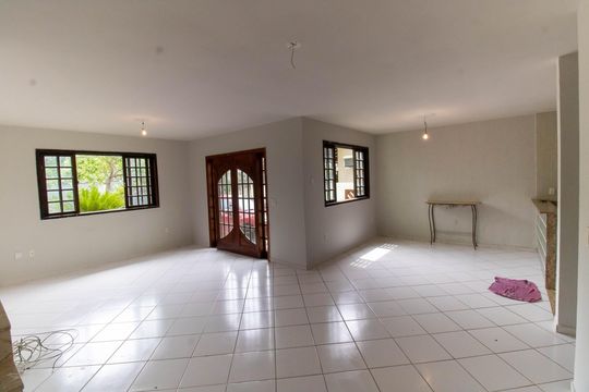 Casa de Condomínio para alugar com 3 quartos, 160m² em Várzea das Moças, Niterói