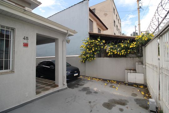 Garagem de casa à venda com 2 quartos, 170m² em Santana, São Paulo