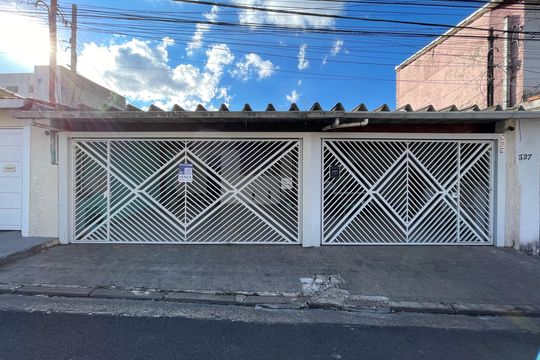 Fachada + Placa de casa para alugar com 4 quartos, 300m² em Casa, São Paulo