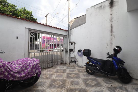 Garagem de casa à venda com 2 quartos, 60m² em Utinga, Santo André