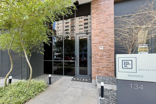 Fachada  de kitnet/studio para alugar com 0 quarto, 25m² em Vila Cordeiro, São Paulo