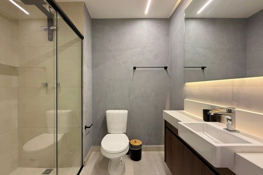 Banheiro  de kitnet/studio para alugar com 0 quarto, 25m² em Vila Cordeiro, São Paulo