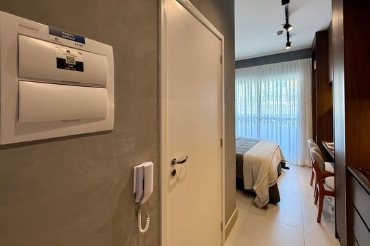 Cozinha  de kitnet/studio para alugar com 0 quarto, 25m² em Vila Cordeiro, São Paulo