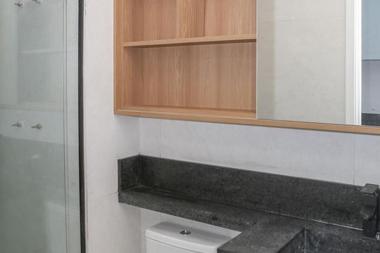 Banheiro de kitnet/studio à venda com 1 quarto, 30m² em Pompeia, São Paulo