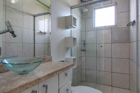Banheiro  de apartamento à venda com 1 quarto, 50m² em Canudos, Novo Hamburgo