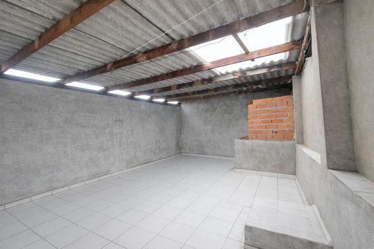 Quintal de casa à venda com 3 quartos, 70m² em Jardim Roberto, Osasco