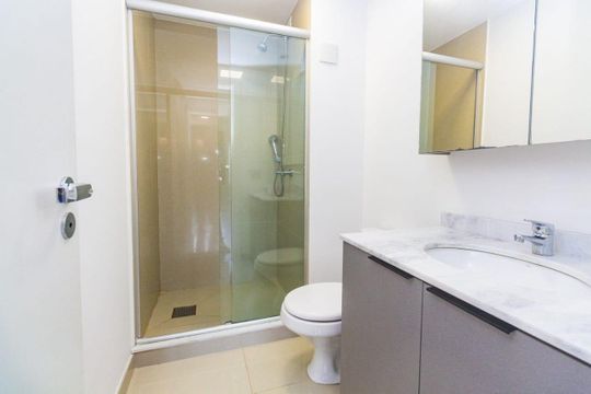 Banheiro  de apartamento à venda com 1 quarto, 37m² em Partenon, Porto Alegre