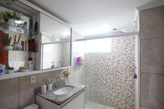 Banheiro de apartamento à venda com 2 quartos, 45m² em Anil, Rio de Janeiro
