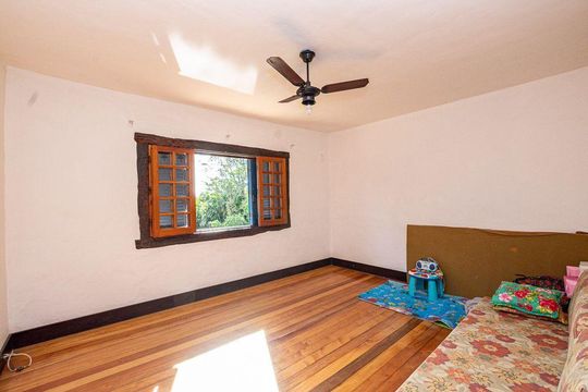 Casa à venda com 6 quartos, 541m² em Piratininga, Niterói