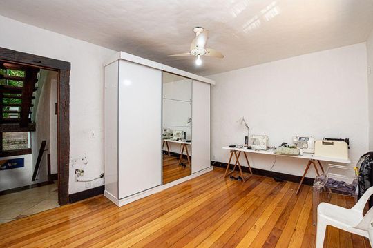 Casa à venda com 6 quartos, 541m² em Piratininga, Niterói