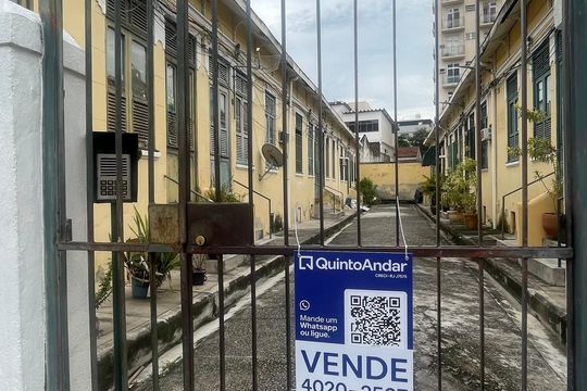 Plaquinha de casa à venda com 2 quartos, 100m² em Vila Isabel, Rio de Janeiro