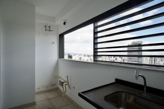 Área de Serviço de apartamento à venda com 3 quartos, 195m² em Sumarezinho, São Paulo