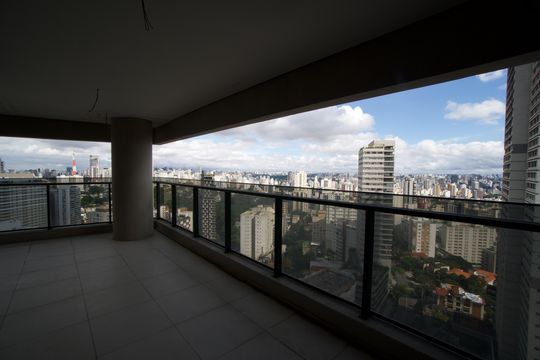 Sacada de apartamento à venda com 3 quartos, 195m² em Sumarezinho, São Paulo