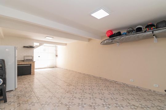 Garagem de casa à venda com 2 quartos, 100m² em Vila Salete, São Paulo