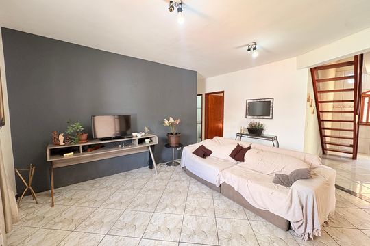 Casa à venda com 3 quartos, 500m² em Corrupira, Jundiaí