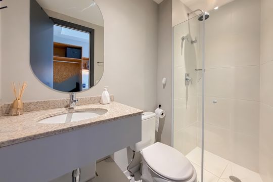 Banheiro de kitnet/studio para alugar com 1 quarto, 37m² em Sé, São Paulo