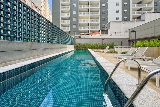 Piscina de kitnet/studio para alugar com 1 quarto, 37m² em Sé, São Paulo