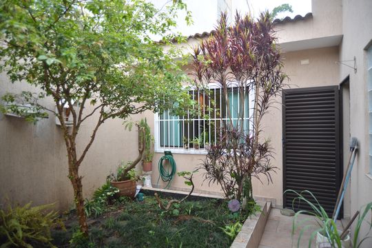 Jardim de casa à venda com 2 quartos, 250m² em Jardim Las Vegas, Santo André