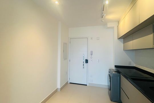 Sala/Cozinha de apartamento à venda com 1 quarto, 41m² em Centro, Campinas