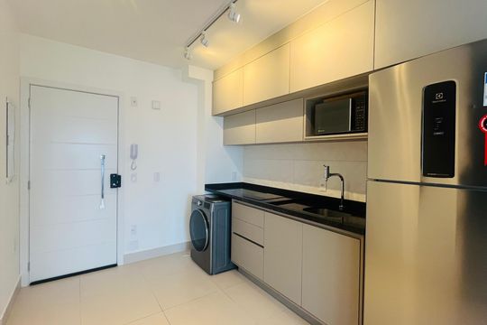 Sala/Cozinha de apartamento à venda com 1 quarto, 41m² em Centro, Campinas