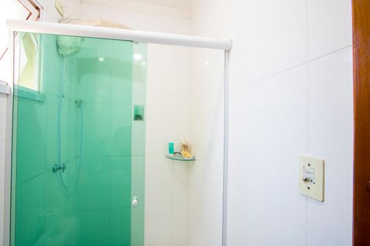 Banheiro do quarto 1 de apartamento à venda com 2 quartos, 87m² em Vila Guarani, Santo André