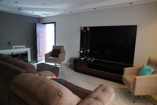 Sala de casa à venda com 3 quartos, 150m² em Carandiru, São Paulo