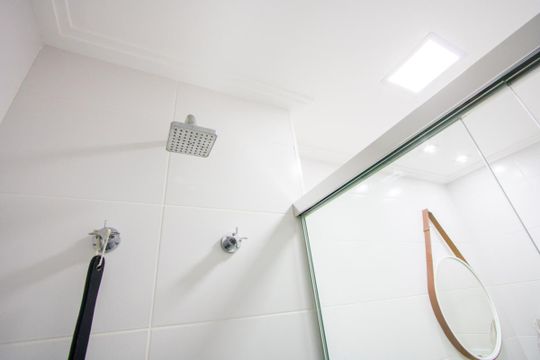 Banheiro social de apartamento para alugar com 2 quartos, 61m² em Vila Apiai, Santo André