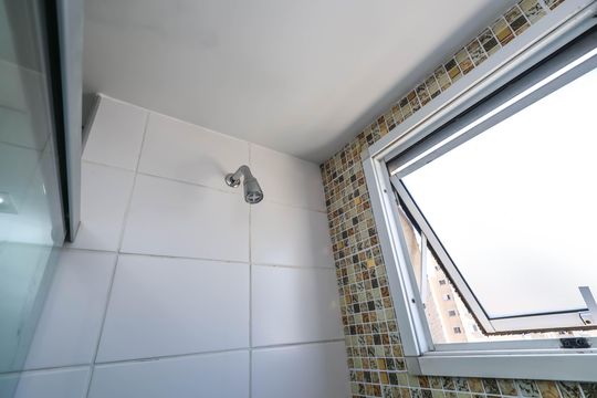 Banheiro de apartamento para alugar com 2 quartos, 48m² em Jardim Celeste, São Paulo