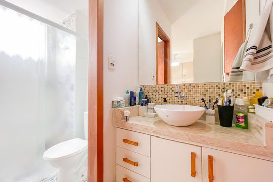 Banheiro da Suíte de apartamento à venda com 2 quartos, 74m² em Jaguaribe, Osasco