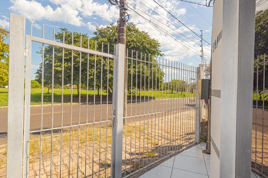 Vista da Sala 2 de casa para alugar com 2 quartos, 200m² em Harmonia, Canoas