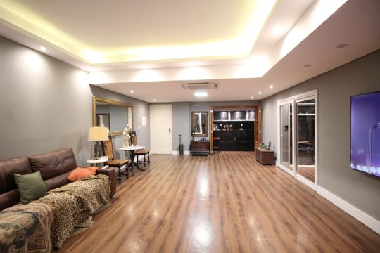 Sala de apartamento para alugar com 3 quartos, 200m² em Moinhos de Vento, Porto Alegre