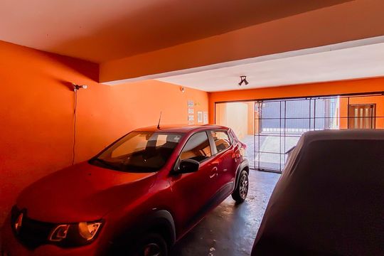 Garagem de casa à venda com 3 quartos, 240m² em Jardim Jaú (zona Leste), São Paulo