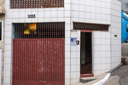 Fachada de casa à venda com 2 quartos, 110m² em Jardim Miriam, São Paulo