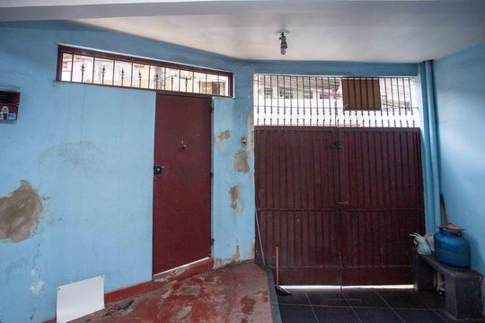 Garagem de casa à venda com 2 quartos, 110m² em Jardim Miriam, São Paulo