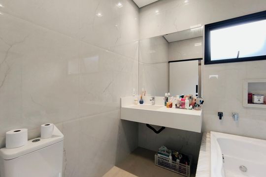Banheiro da Suíte 1 de casa de condomínio à venda com 3 quartos, 217m² em Corrupira, Jundiaí