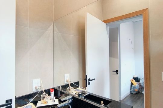 Banheiro da Suíte 3 de casa de condomínio à venda com 3 quartos, 217m² em Corrupira, Jundiaí
