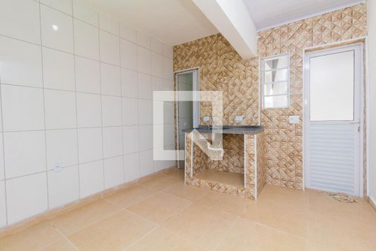 Casa à venda com 6 quartos, 347m² em Vila Dalila, São Paulo