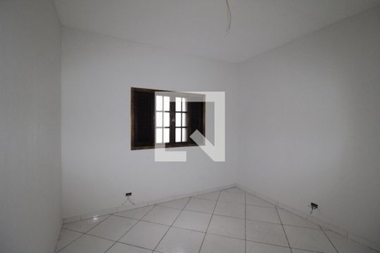 Casa à venda com 6 quartos, 347m² em Vila Dalila, São Paulo