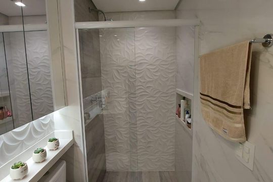 Banheiro de apartamento à venda com 2 quartos, 69m² em Chácara Seis de Outubro, São Paulo