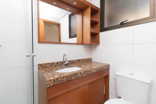 Banheiro Social de apartamento para alugar com 1 quarto, 44m² em Centro Histórico, Porto Alegre
