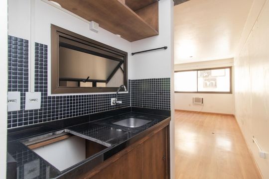 Cozinha de apartamento para alugar com 1 quarto, 44m² em Centro Histórico, Porto Alegre