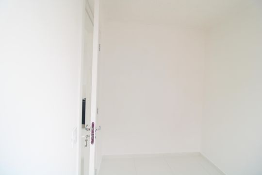 Quarto 2 de apartamento para alugar com 2 quartos, 35m² em Jardim Sabara, São Paulo