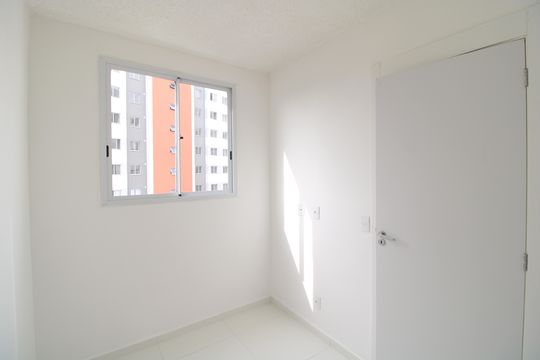 Quarto 2 de apartamento para alugar com 2 quartos, 35m² em Jardim Sabara, São Paulo