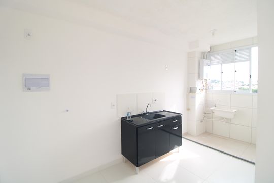 Cozinha de apartamento para alugar com 2 quartos, 35m² em Jardim Sabara, São Paulo