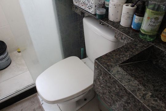 Banheiro Social de apartamento à venda com 2 quartos, 39m² em Gardênia Azul, Rio de Janeiro